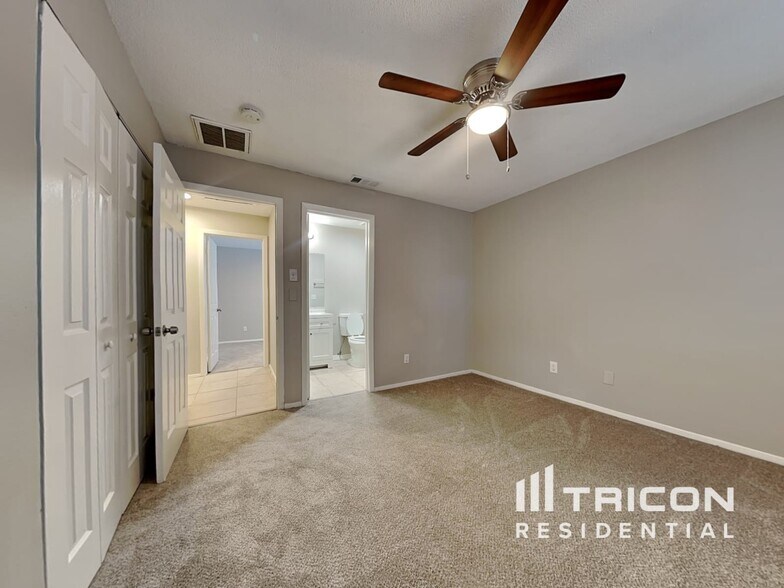 Building Photo - 11511 Blackbark Dr
