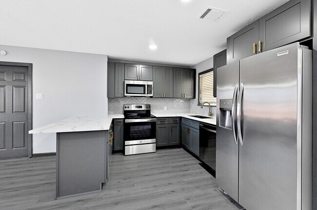 Building Photo - 4406 Edison St