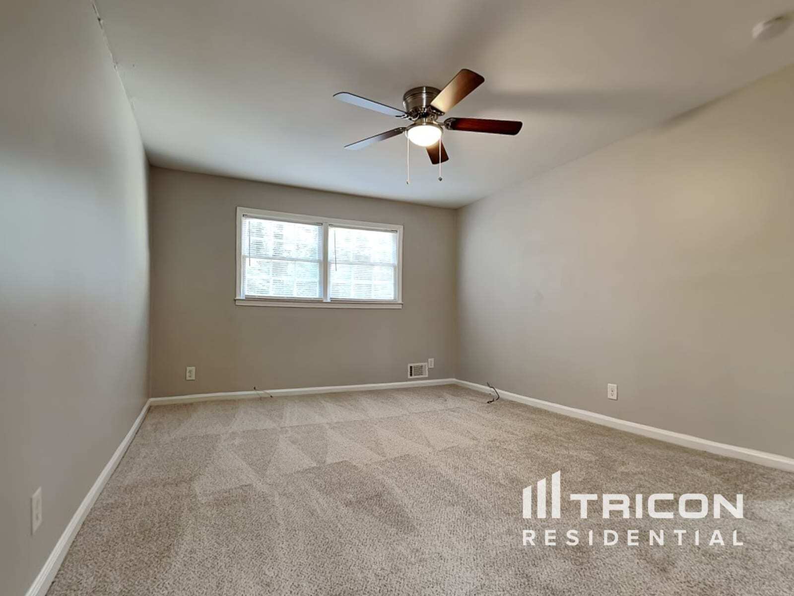 Building Photo - 401 Barbashela Dr