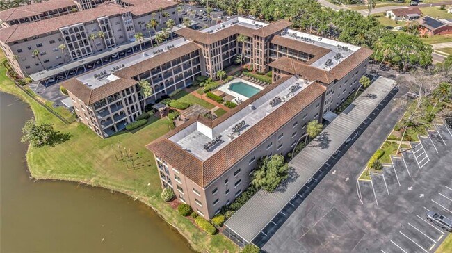 Building Photo - 6100 Gulfport Blvd S