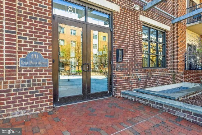 Building Photo - 181 E Reed Ave