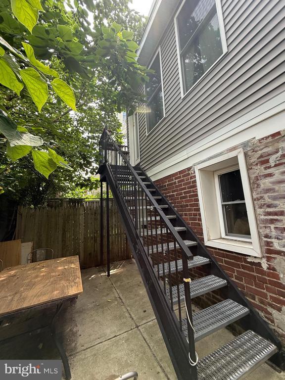 Building Photo - 223 S 44th St