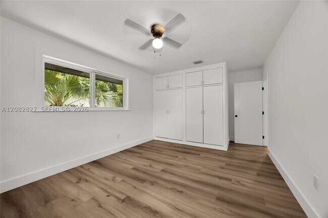 Building Photo - 6331 SW 62nd Terrace