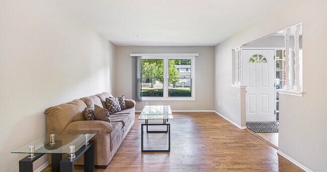 Building Photo - 793 Tarleton Ave