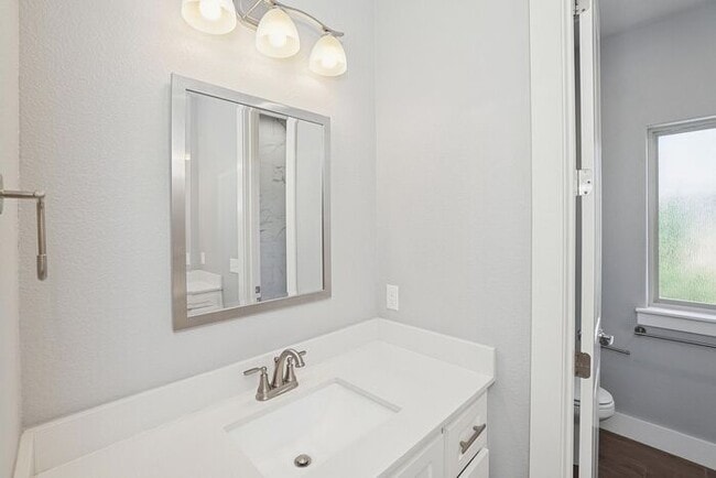 Building Photo - 9240 Highland Springs Dr
