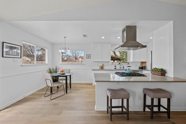 Building Photo - 11305 Songbird Cove