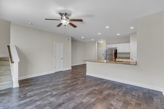 Building Photo - 505 Ferguson Ln