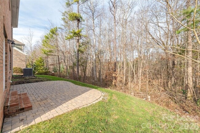 Building Photo - 5123 Poplar Knoll Dr