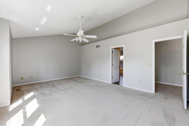 Building Photo - 6498 Ringsend Ct