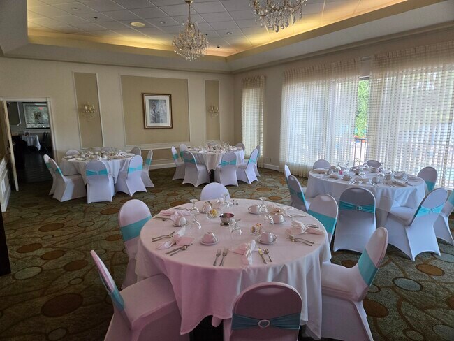 Building Photo - 1831 Sabal Palm Dr