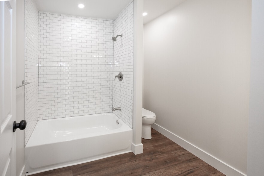 Primary Suite bathroom - 106 Ward Ave