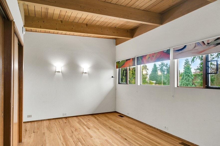 Building Photo - 8240 S 114th St