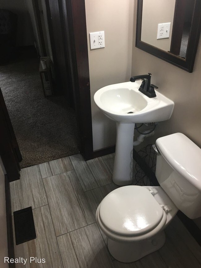 Building Photo - 129 Old Mill Ave