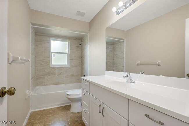 Building Photo - 1625 SE 21st Ln