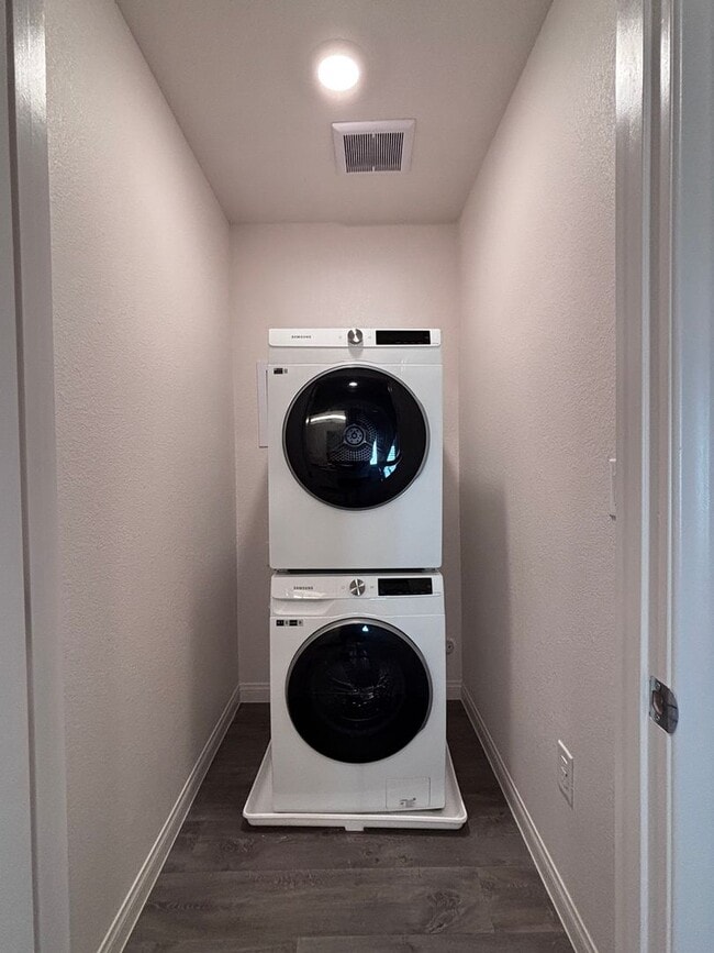 Building Photo - Modern 2024 Townhome in Gated Community with Resort-Style Amenities