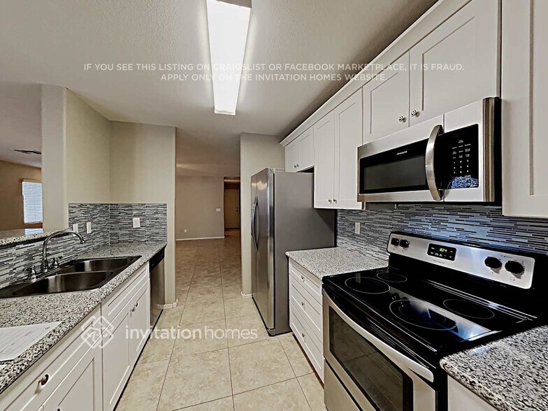 Building Photo - 31043 N Dry Creek Way