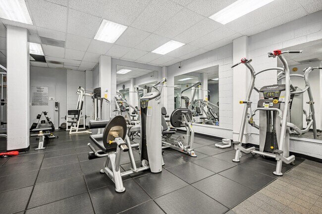 Building Photo - 5500 Friendship Blvd