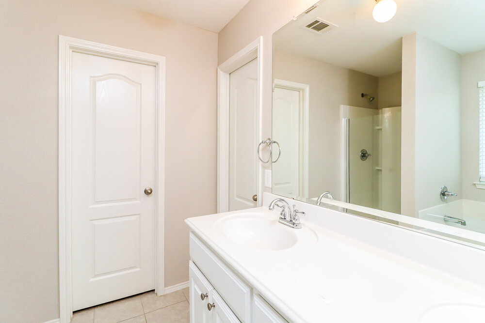 Building Photo - 2504 Wakecrest Dr