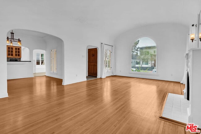 Building Photo - 6131 W 5th St