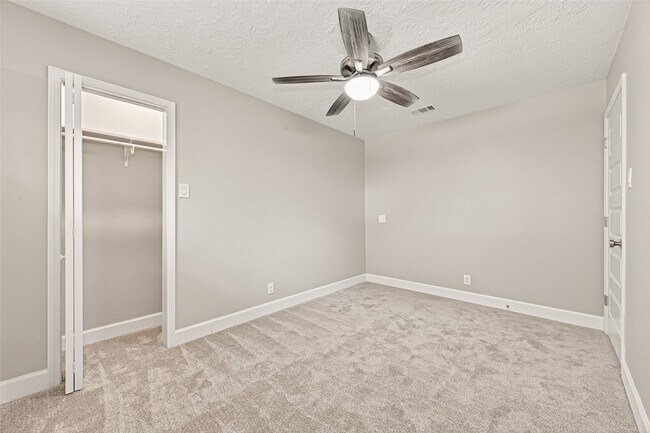 Building Photo - 1611 Drexel Dr