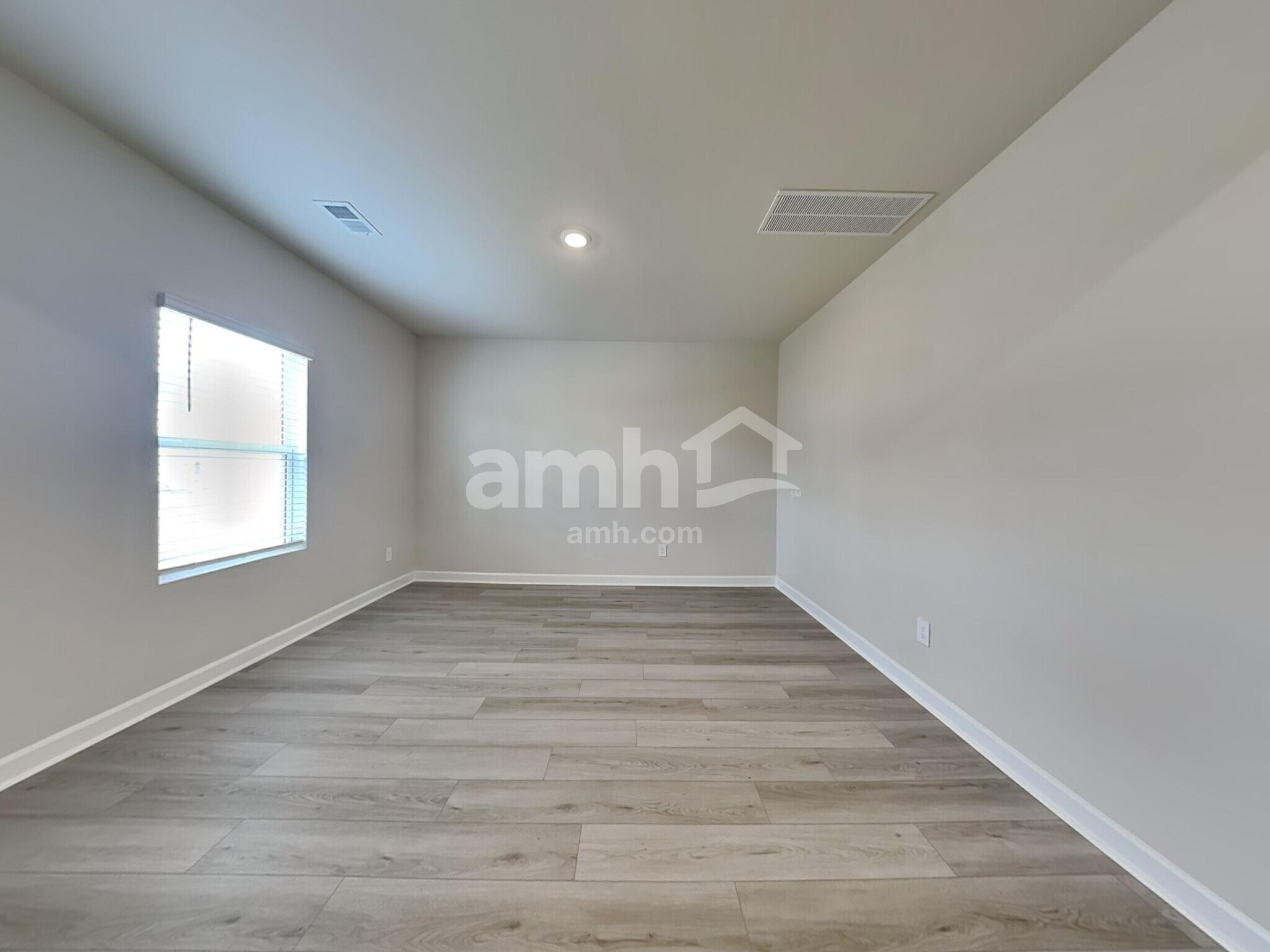 Building Photo - 210 Granby Trl