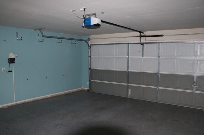 Building Photo - 2703 Curtis Dr