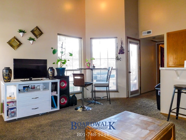 Building Photo - Charming 1-Bedroom Gem