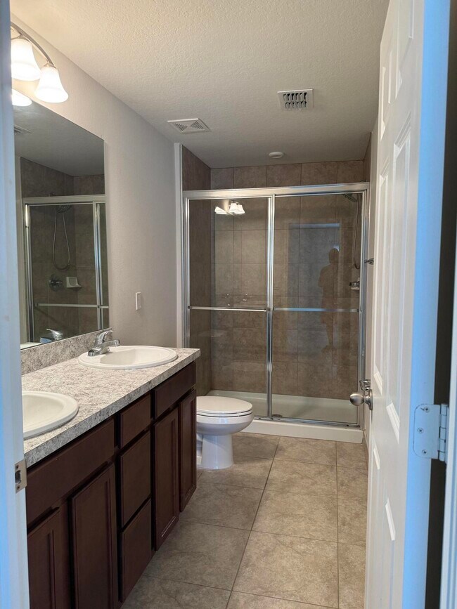 Building Photo - 3334 Franklin Square Ln