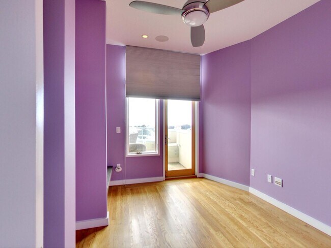 Building Photo - Stunning 4BR/3BA Home with Office, Laundry...