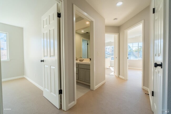 Building Photo - 517 Leafhaven Ln