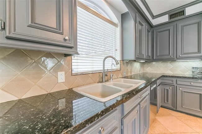 Building Photo - 1718 Raven Oak Ct