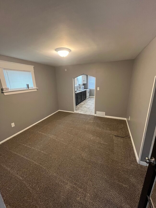 Building Photo - 1440 E Ninth Street