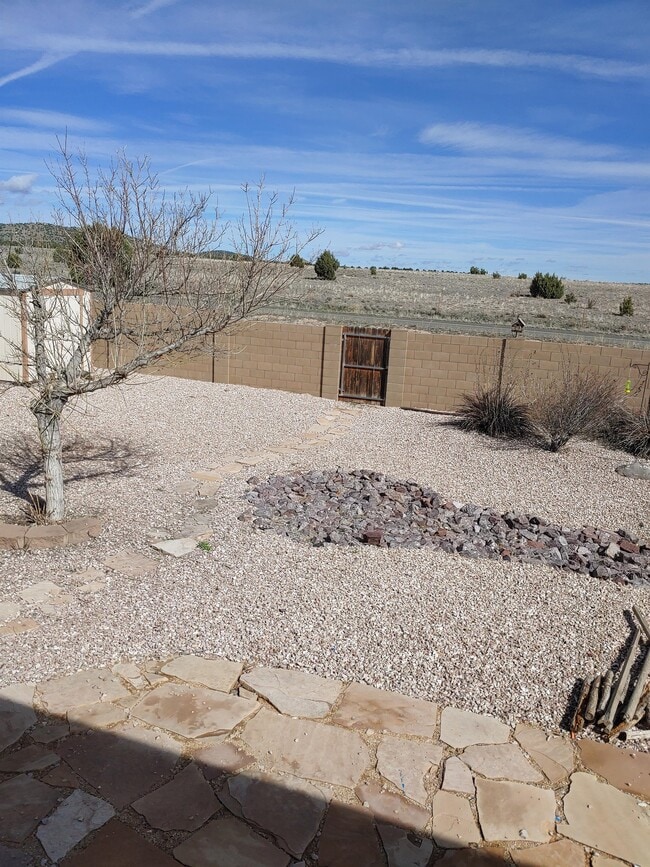 Primary Photo - 2590 W Covey Ln