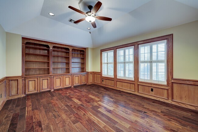 Building Photo - 19210 Foxtree Ln