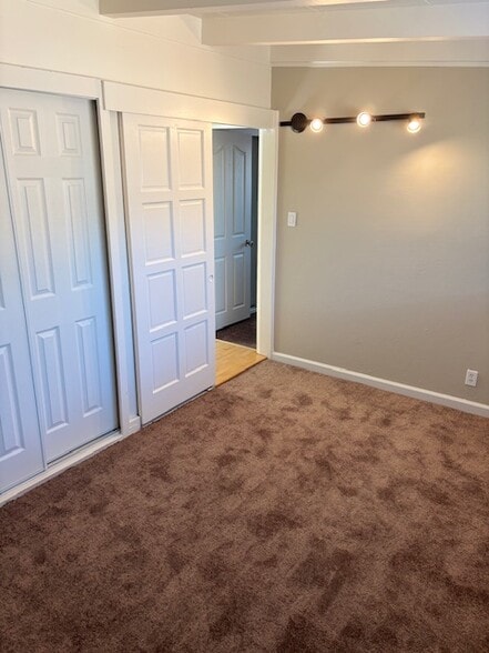 Building Photo - 2528 Rose Way