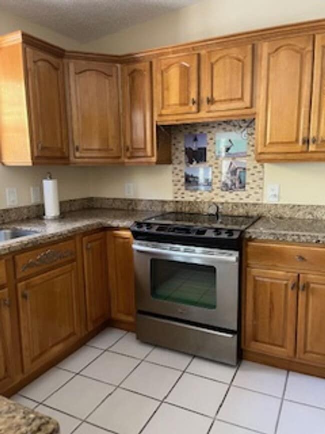 Building Photo - Large home on corner lot!