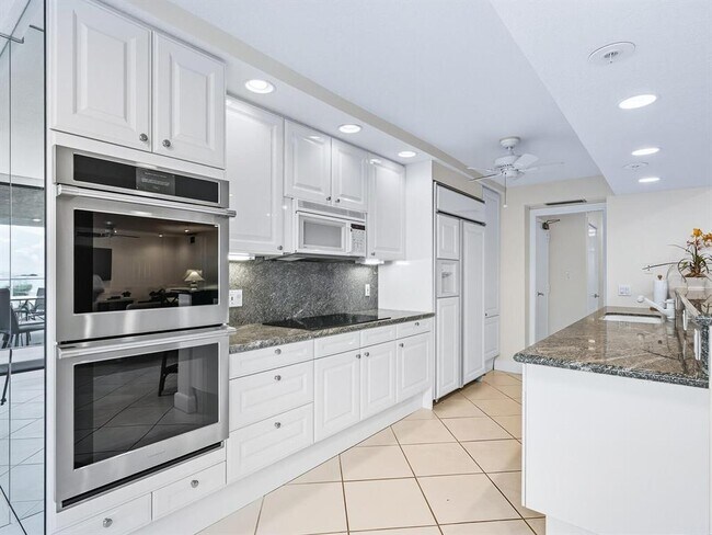 Building Photo - 1511 Gulf of Mexico Dr