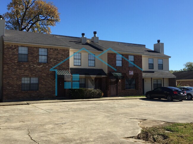 Building Photo - 69 Colonial Dr