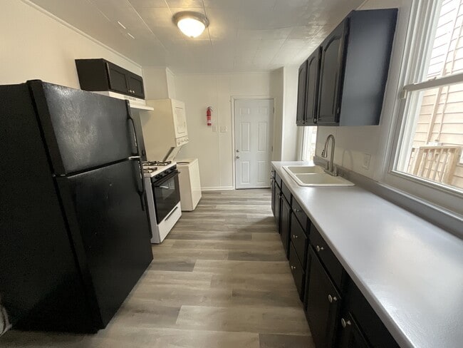 Building Photo - 724 Glen Pl