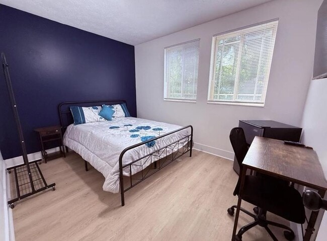 Building Photo - 5140 River Bluff Ln