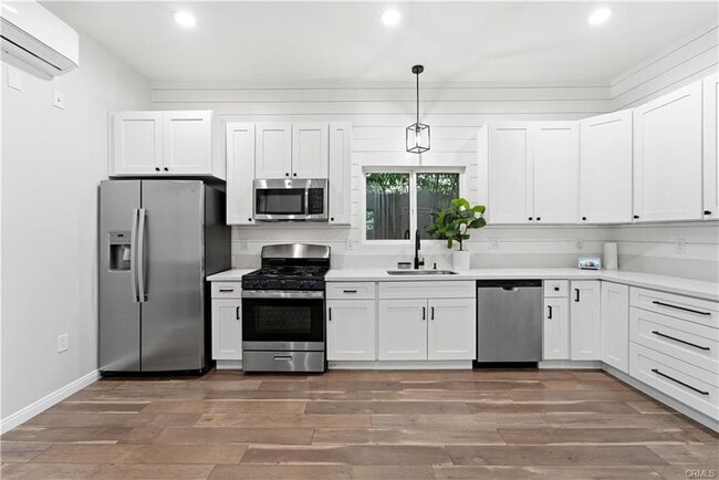 Building Photo - 5702 Donna Ave