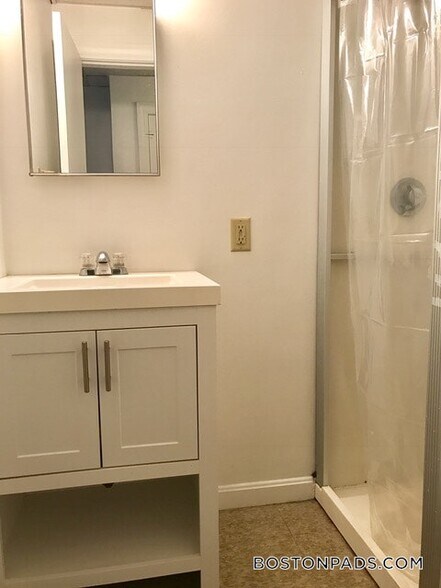 Building Photo - 854 Beacon St