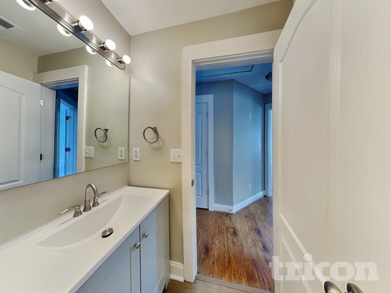 Building Photo - 71 Jefferson Dr