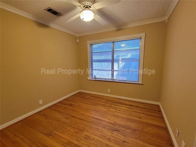 Building Photo - 2419 Stonecrest Dr
