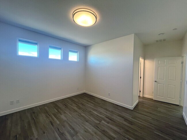 Building Photo - 1533 Franklin Ln