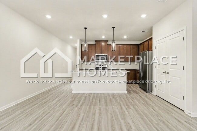 Building Photo - 2101 Avalon Rdg