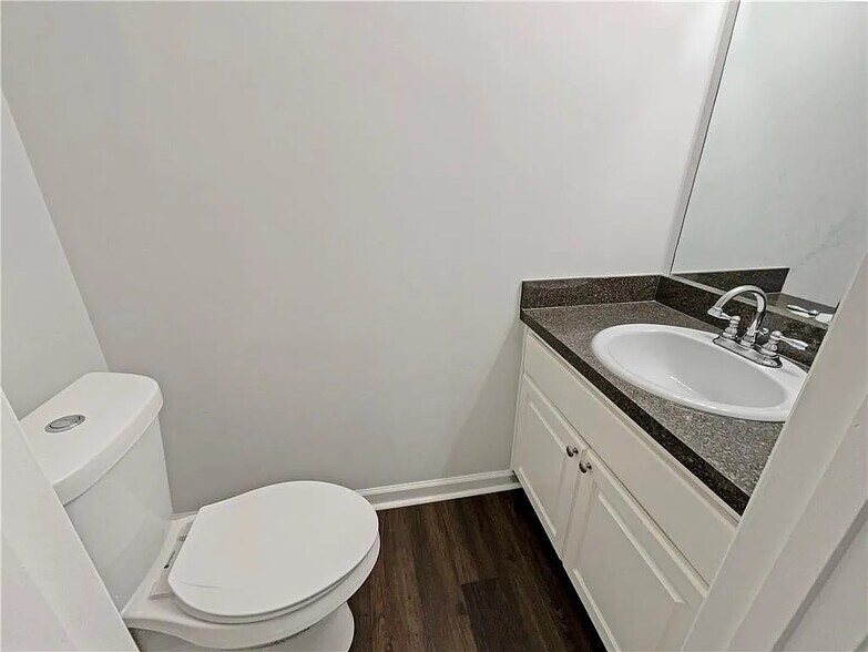 Building Photo - 7001 Pat Mell Pl SE