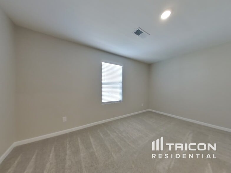 Building Photo - 5046 Lawler Ln
