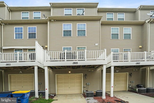 Building Photo - 3825 Commodore Joshua Barney Dr NE