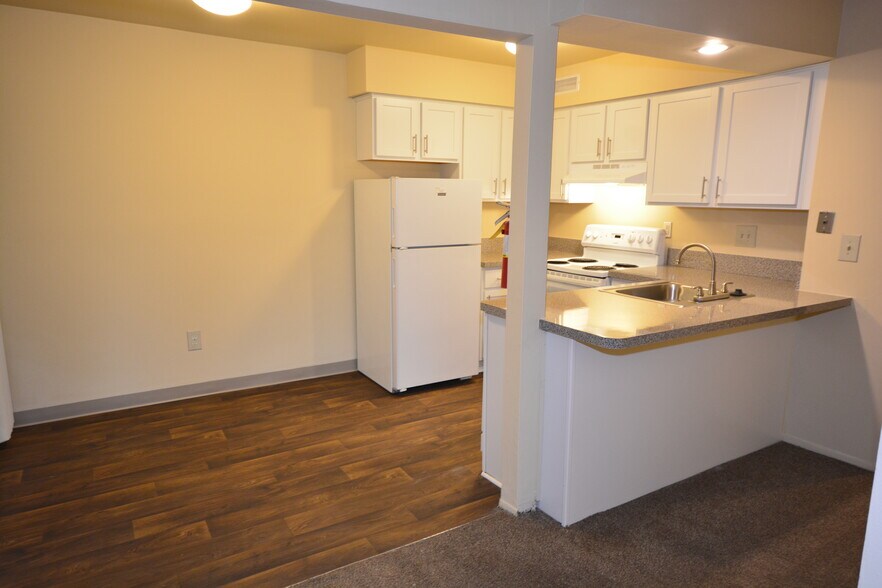 Arbor Circle Apartments 2277 Grove Rd Ypsilanti MI 48198 Apartment